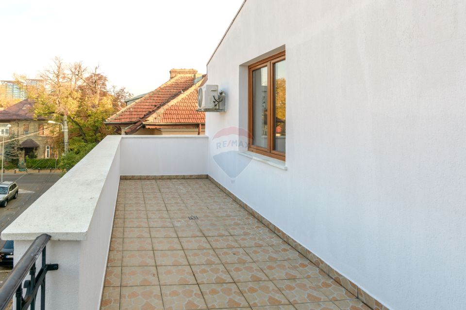 4-5 Bedroom Villa in Floreasca | Ideal for Residential or Office