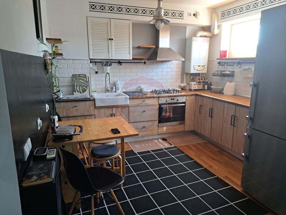 3 camere de închiriat, zona Consul, etaj 4 din 10