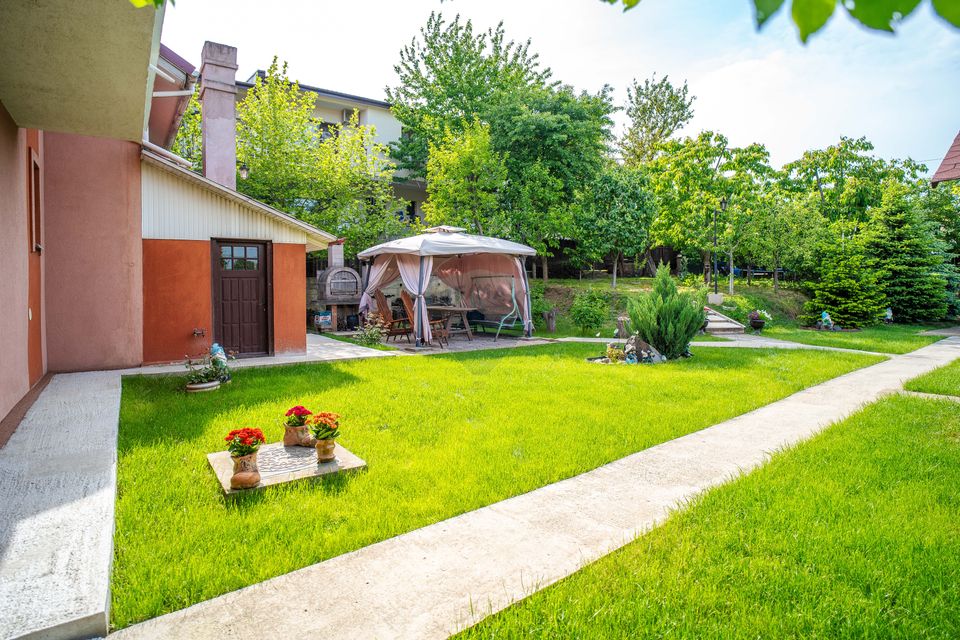 Casă / Vilă de Vânzare 200mp Teren 870mp Str. Soarelui - Valea Lupului