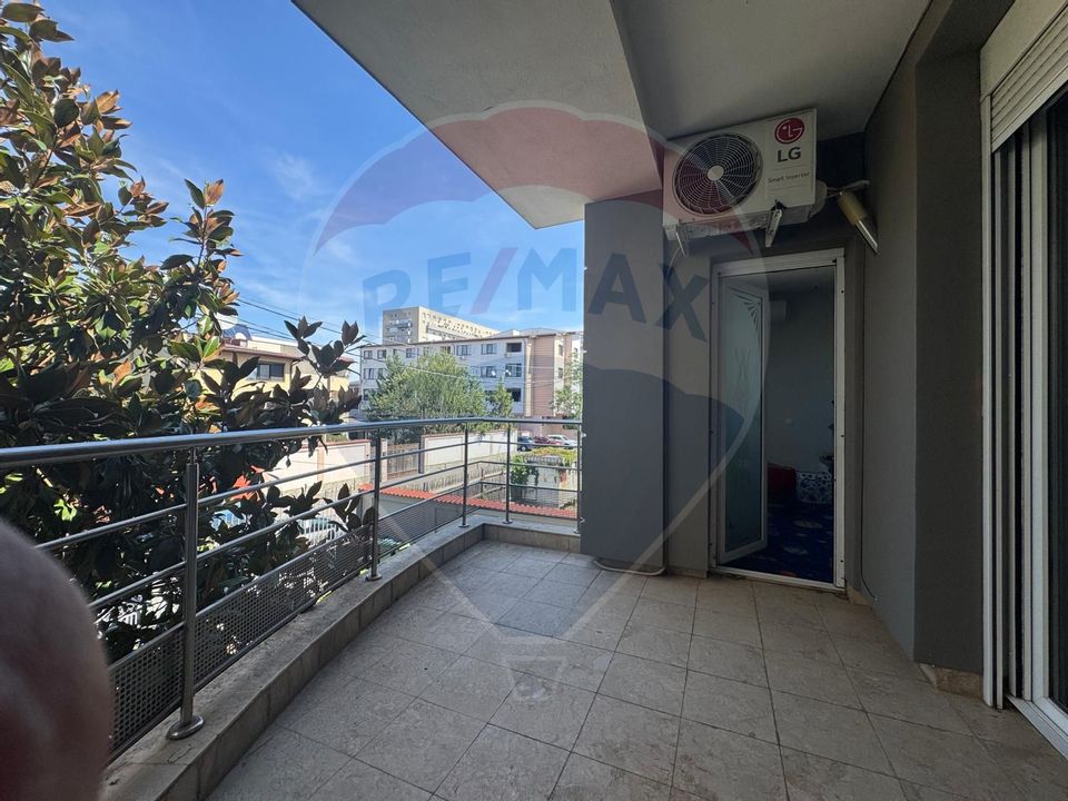 Casă / Vilă spațioasă de închiriat – Militari, zona Moinești