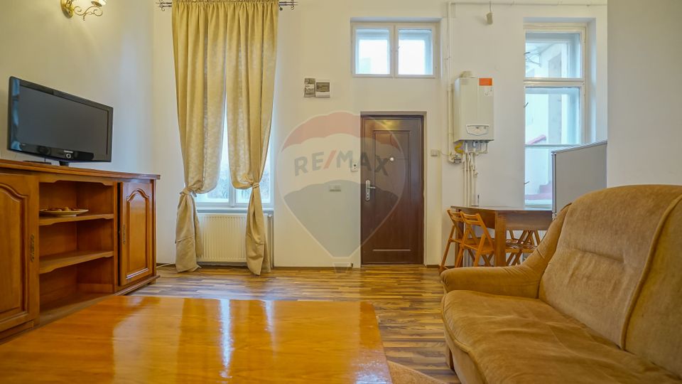 REZERVAT! Apartament 3 camere, în vilă, cu grădină proprie