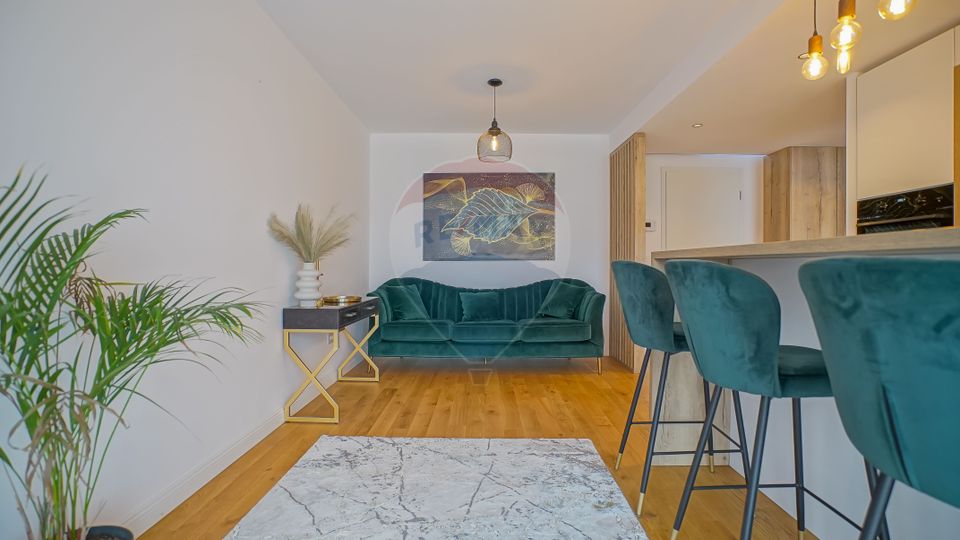 2 room Apartment for rent, Tractorul area