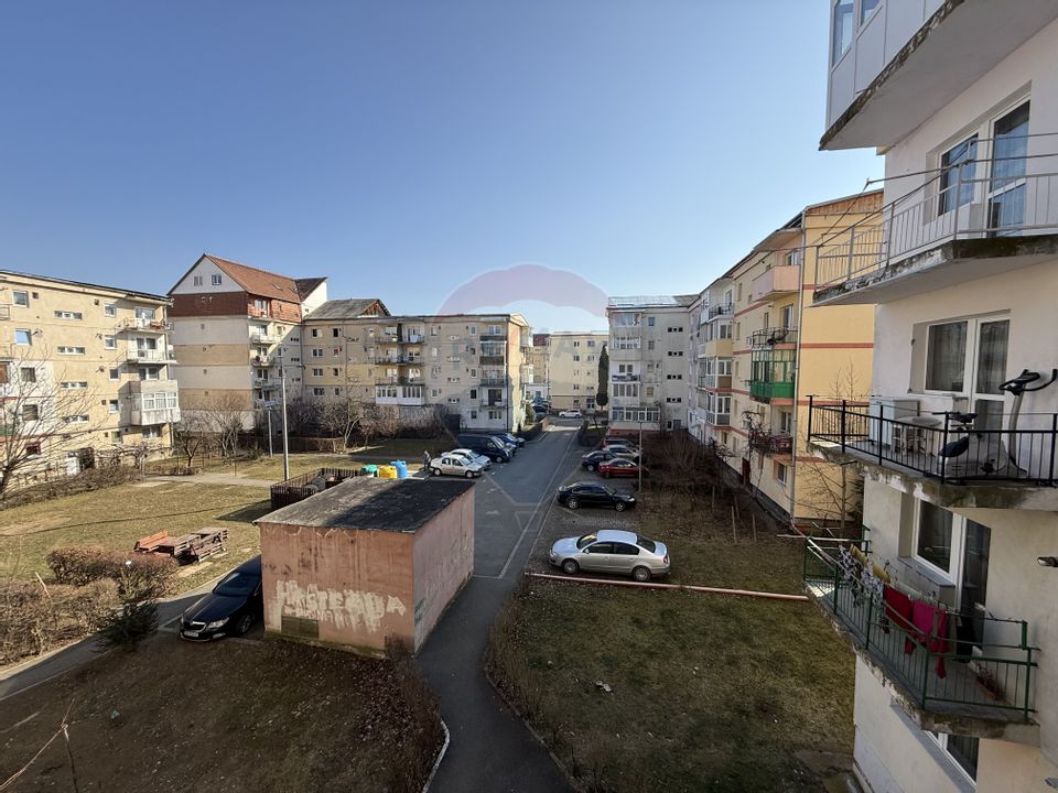 4 room Apartment for rent, Valea Aurie area