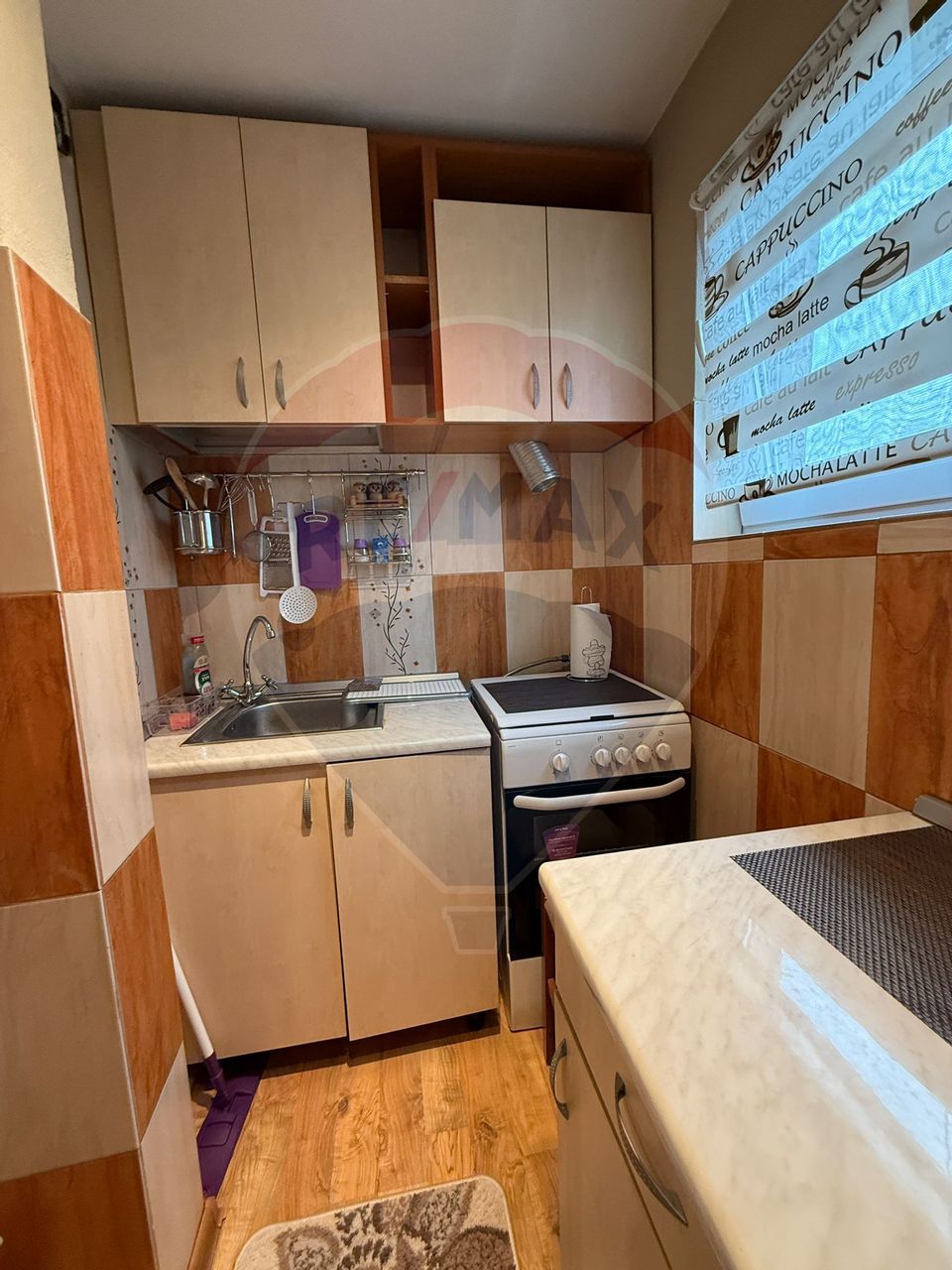 Apartament cu o camera de inchiriat- zona 6 Vanatori