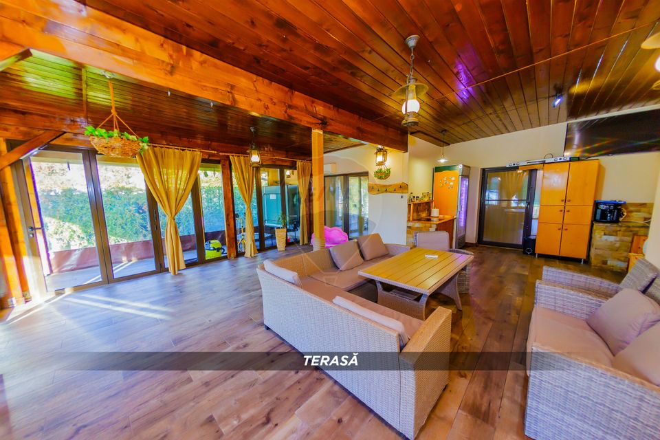 DE VANZARE Casa de Familie cu Piscina si Mult Spatiu Exterior