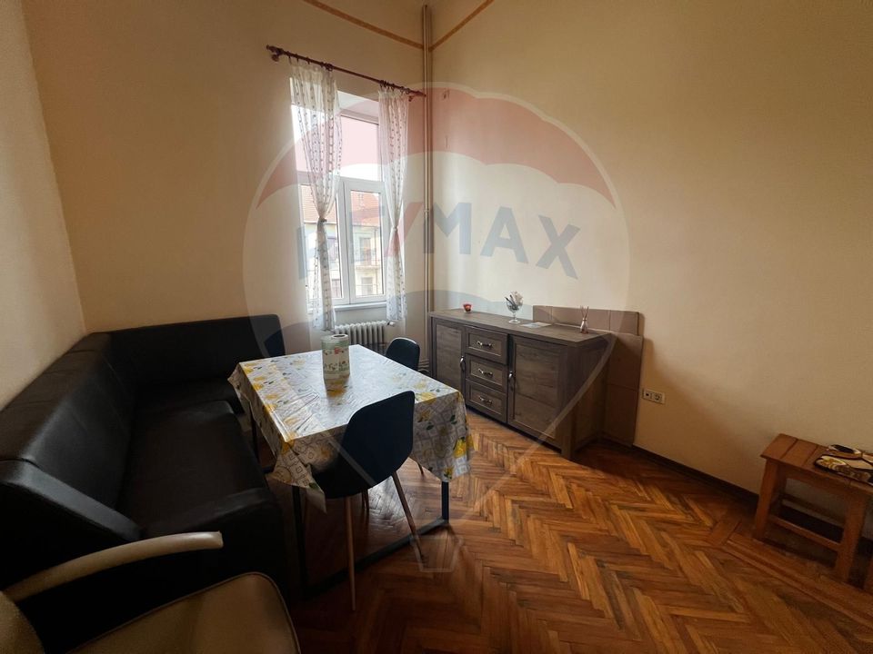 Apartament cu 2 camere de închiriat în zona Ultracentral