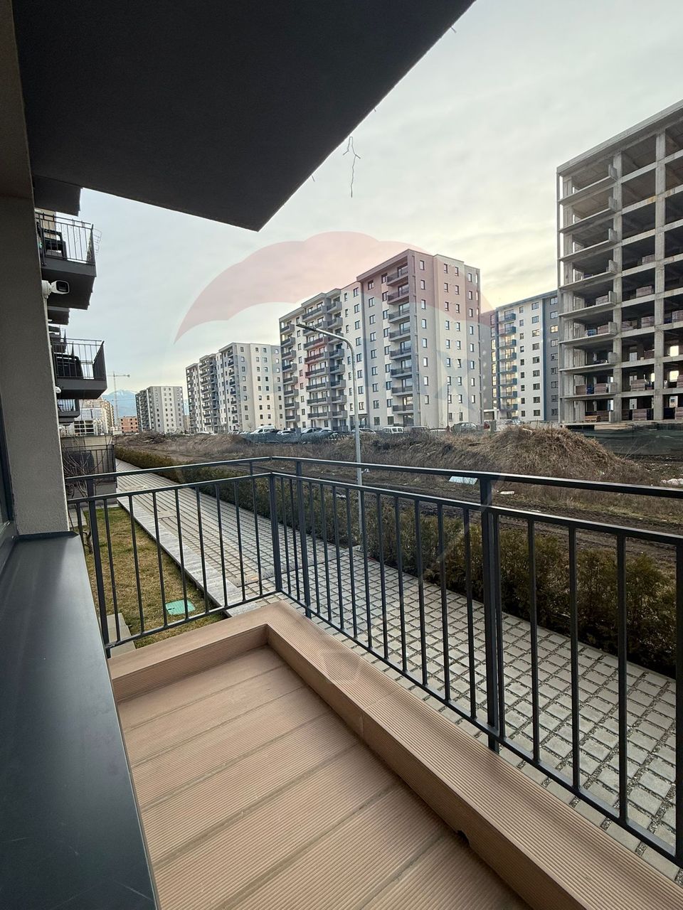 Apartament cu 3 camere, 2 bai și loc de parcare