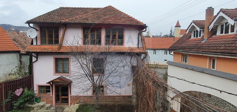 Reședință cu farmec aparte în inima Cisnădioarei