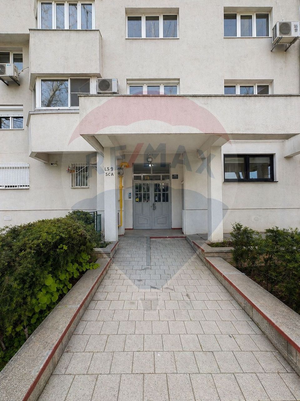 Apartament de vânzare 2 camere central cu vedere la mare