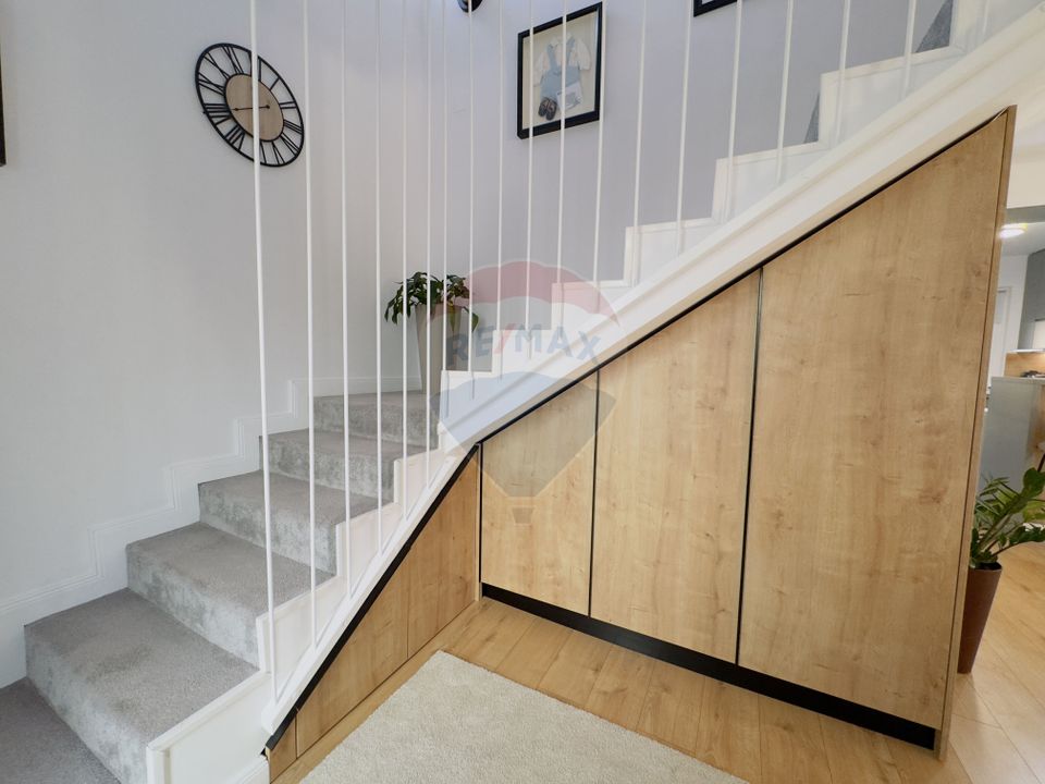 Casă / Vilă 5 camere,piscina Cart.Orizont 2 zona Metropolitana Oradea