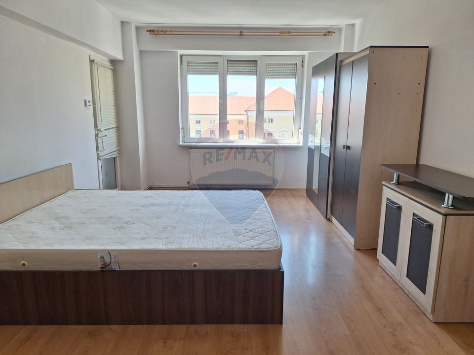 Apartament cu 2 camere de închiriat pe Bdul Mihai Viteazu