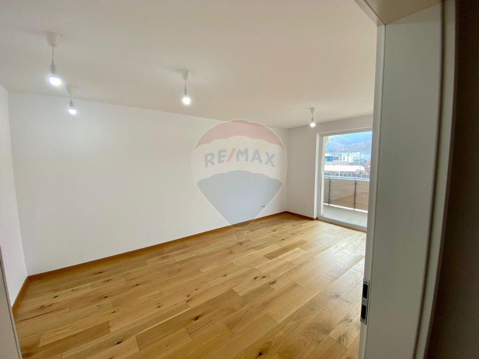 Apartament modern de închiriat cu 3 camere – Urban Plaza