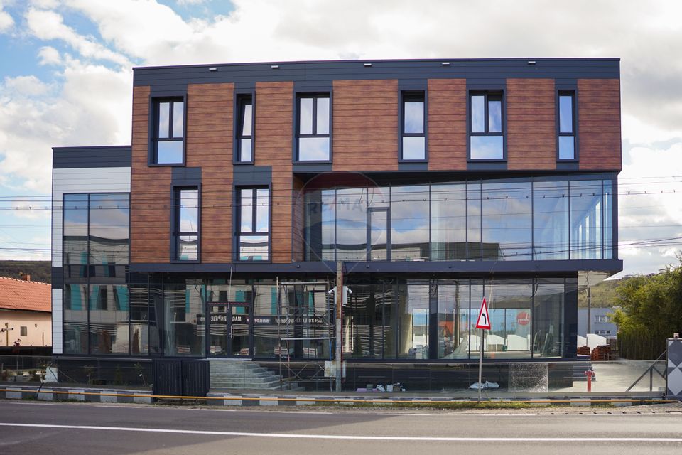 Clădire nouă de vânzare în Sânnicoară - poziție excelentă