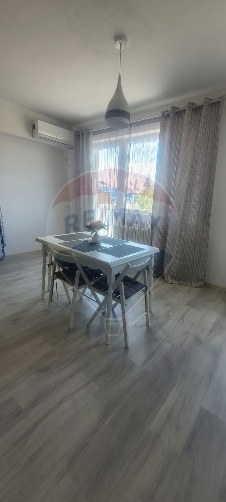 Apartament 2 cam langa lac si padure