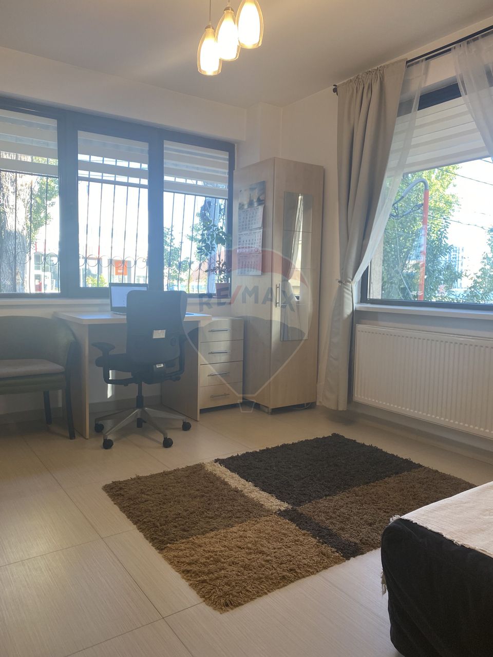 Apartament 3 camere, mobilat si utilat,  la 1 minut de M4 Laminorului