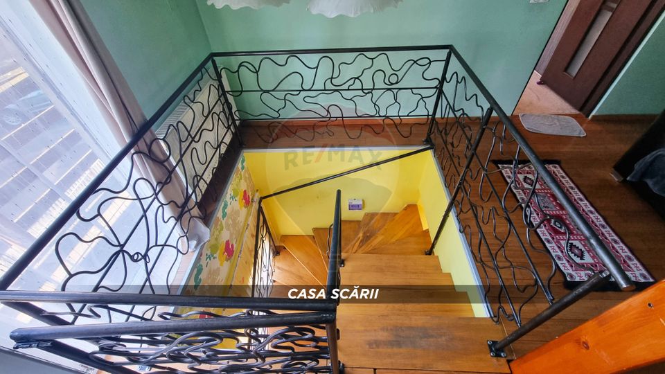 Casă / Vilă cu 5 camere de vânzare în zona Orasul Vechi