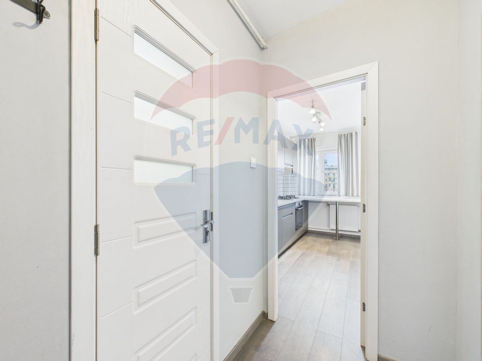 Apartament cu 3 camere de vânzare în zona Dristor