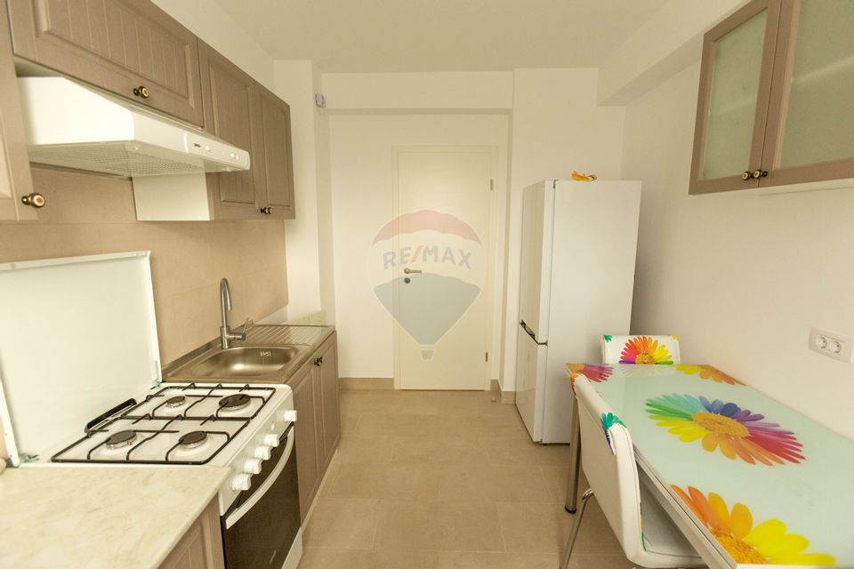 Prima inchiriere - Apartament 2 camere decomandat și loc de parcare