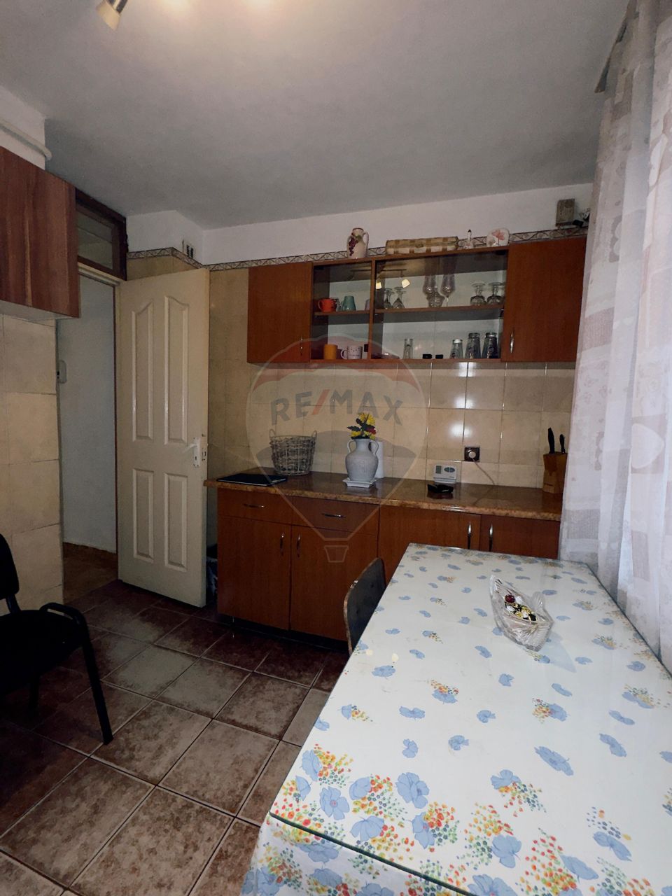 4 decomandate, 1 Mai, parter, bilateral, 75mp