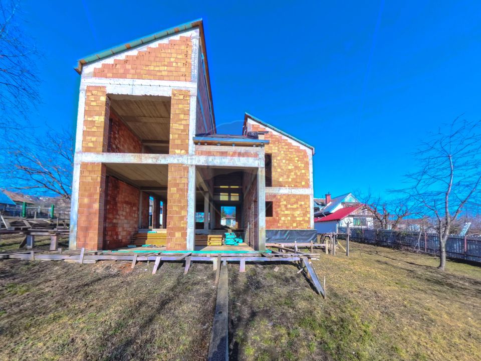 5 room House / Villa for sale