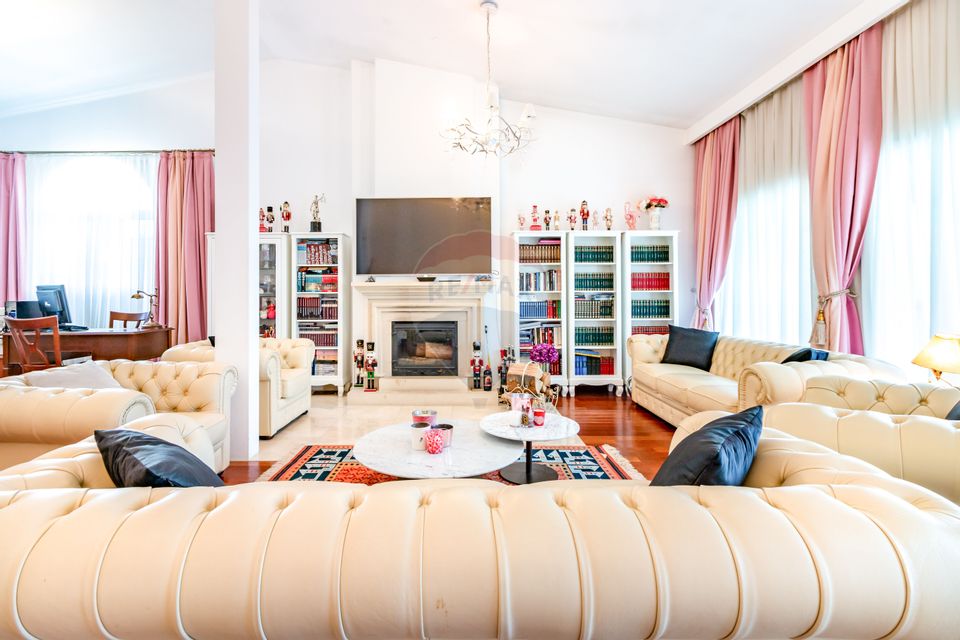 Snagov - Vila 5 camere cu semineu, piscina si iesire directa la lac