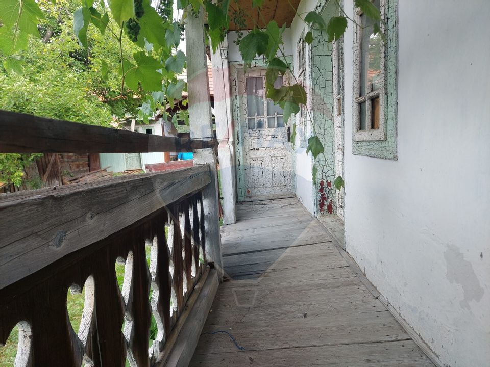 Casa batraneasca de vanzare in Darmanesti jud. Bacau