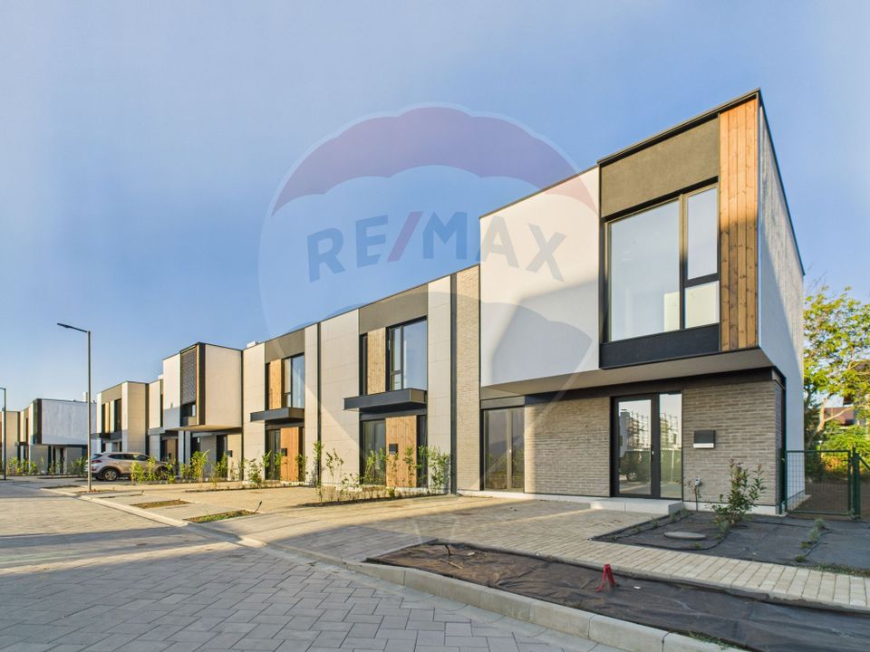 Vila moderna cu finisaje premium in Amber Forest – zona de Nord