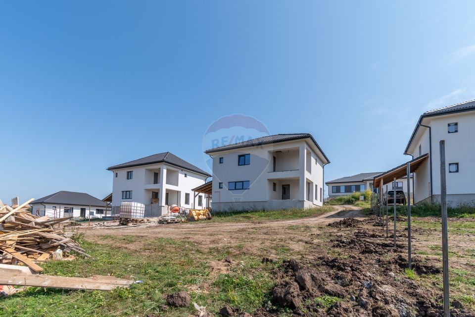 4 room House / Villa for sale