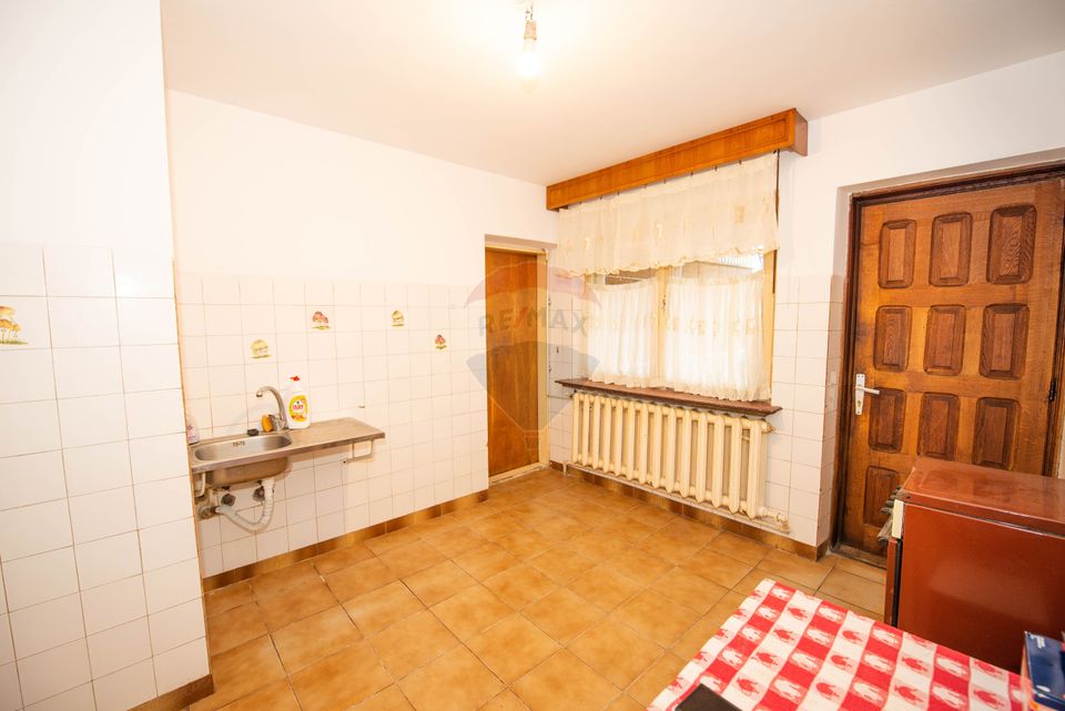 Casa individuala cu 7 camere, de vanzare 250 mp utili,  Buzau