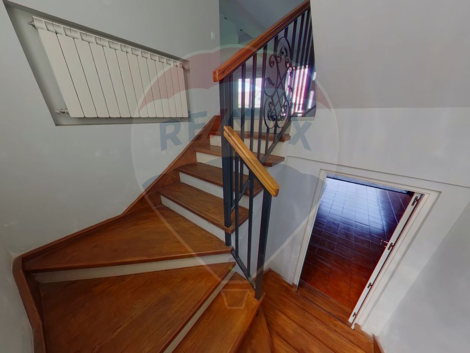 Casă / Vilă cu 5 camere de închiriat în zona Nord