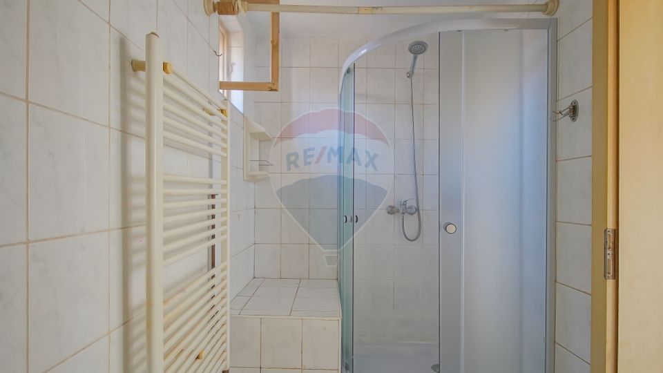 Comision 0 %! Casă cu 5 camere de vânzare în zona Turches!