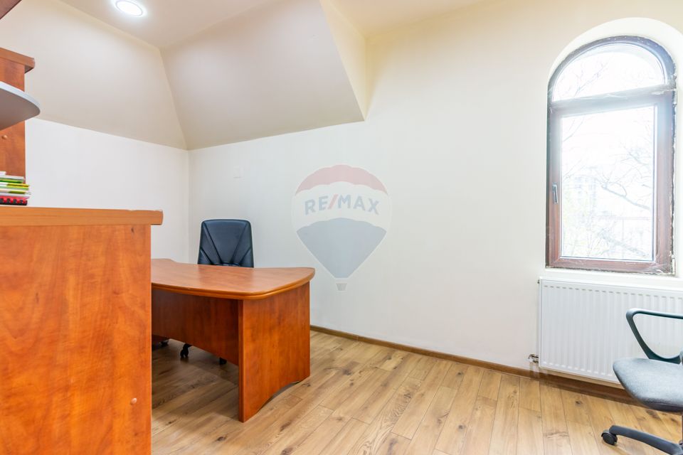 259sq.m Office Space for rent, P-ta Sfanta Vineri area