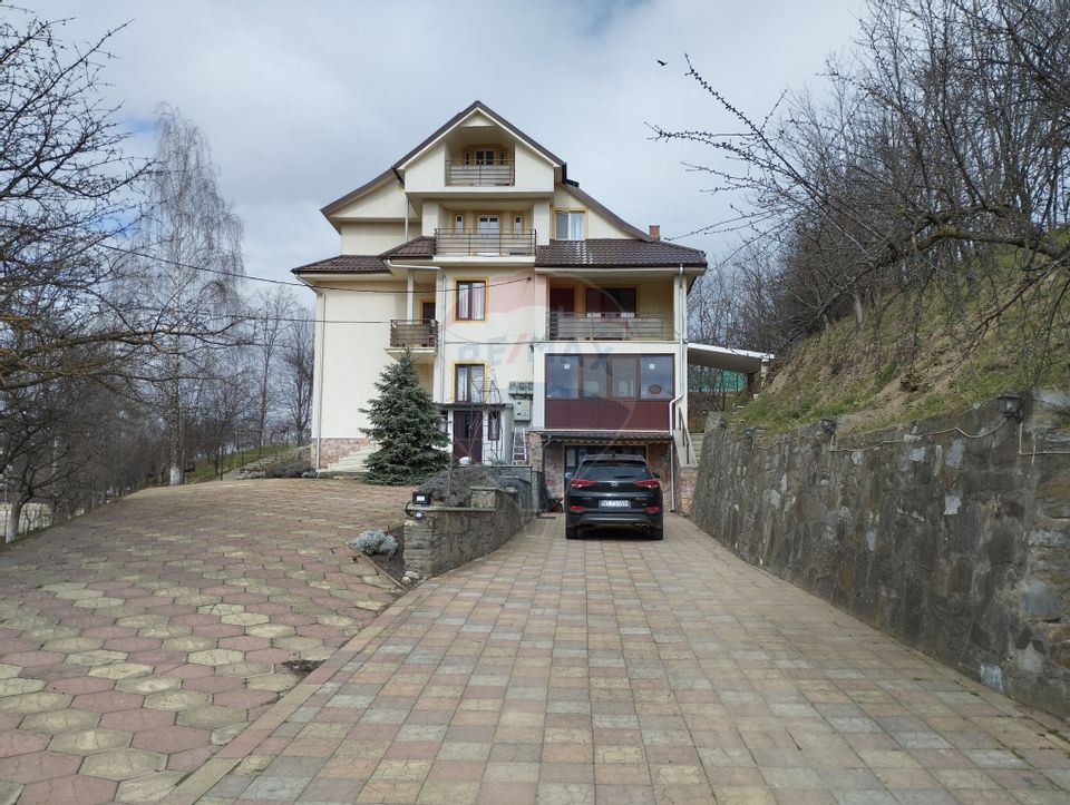 Hotel / Pensiune cu 15 camere de vânzare în zona Central