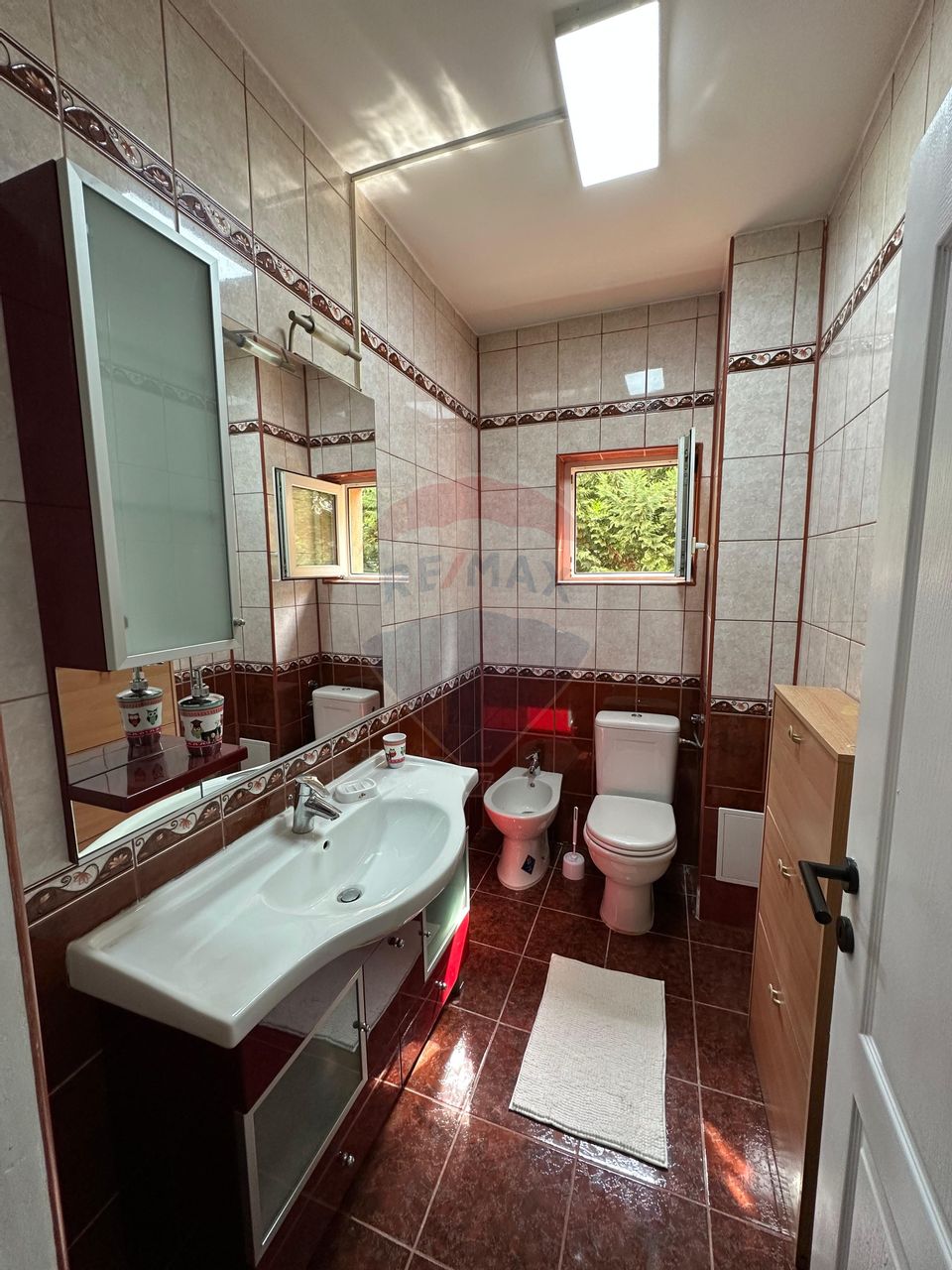 Apartament cu 3 camere de închiriat în Andrei Mureșanu