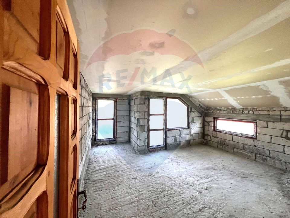 Casă / Vilă cu 6 camere de vânzare în BUHUȘI Județul BACĂU