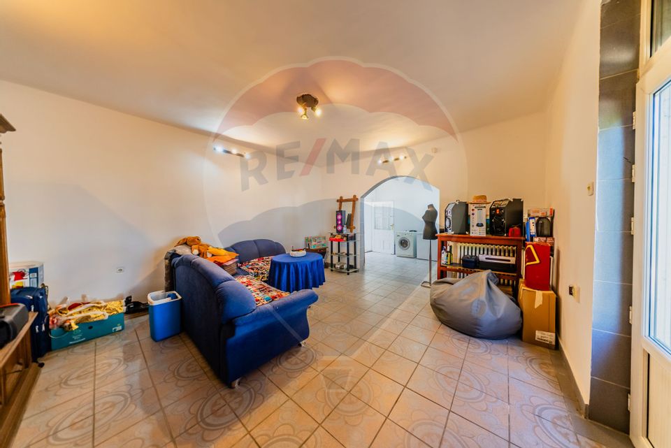 7 room House / Villa for sale, Confectii area