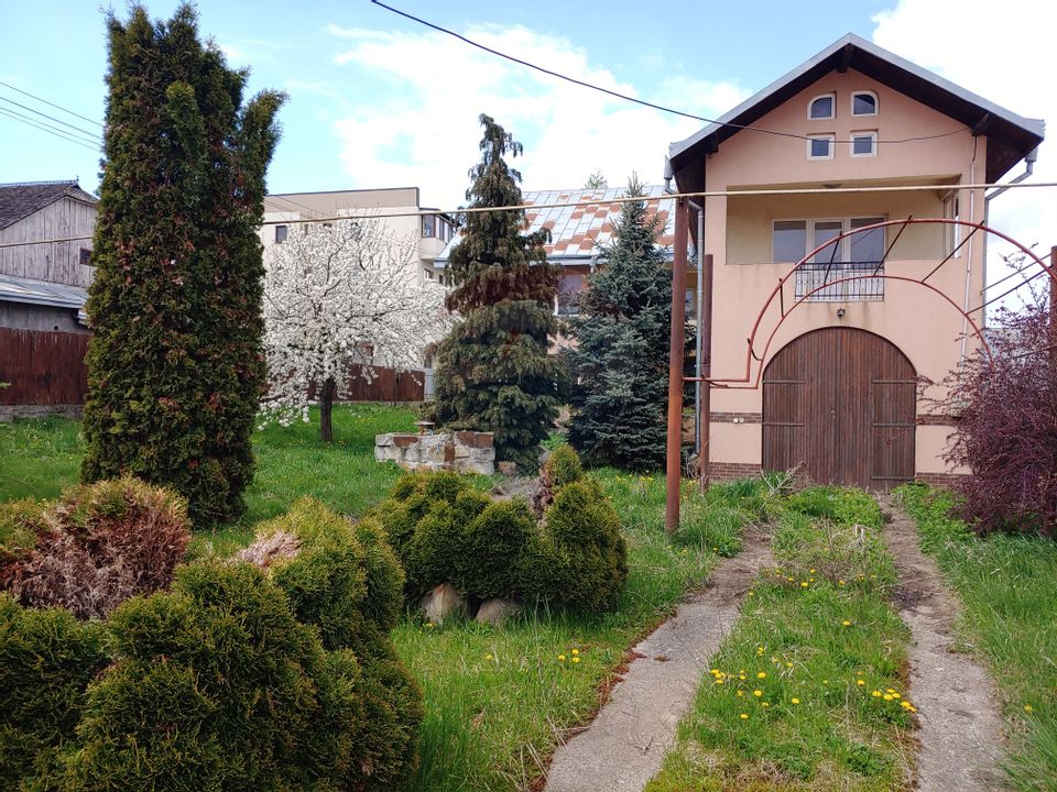 8 room House / Villa for sale