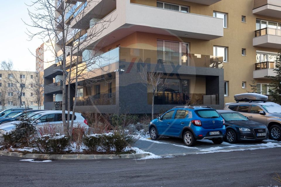 69sq.m Commercial Space for sale, Racadau area