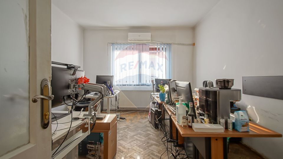 11 room House / Villa for rent, Tractorul area