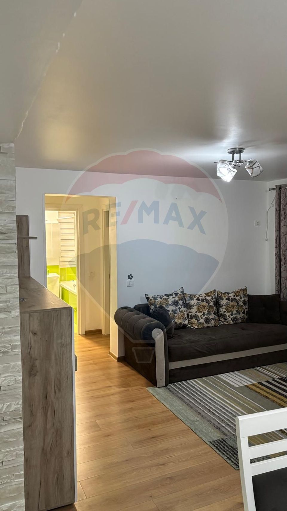 Apartament modern de închiriat cu 2 camere în zona Coresi