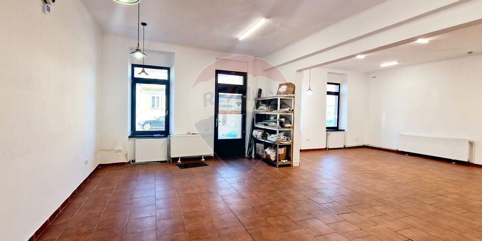 80sq.m Commercial Space for rent, Brasovul Vechi area