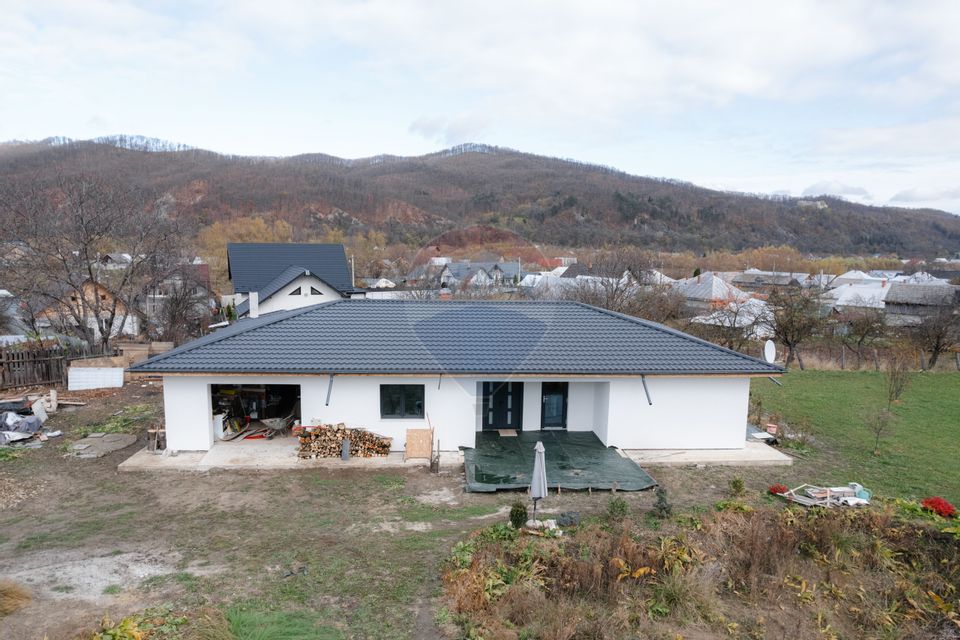 Casă / Vilă cu 5 camere de vânzare