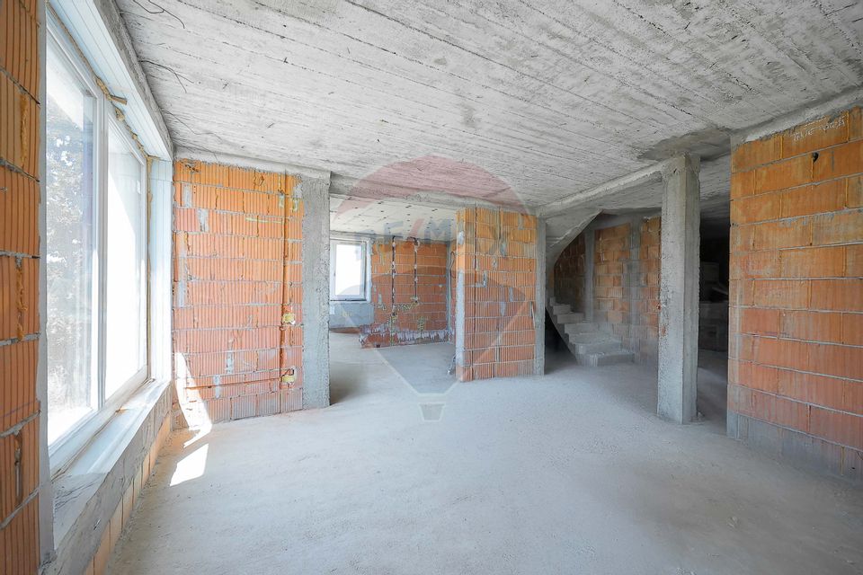 De vânzare casă cu un proiect deosebit, la roșu , Str. Gheorghe Doja