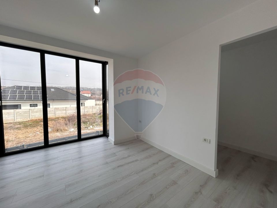 Casă / Vilă cu 5 camere de vânzare