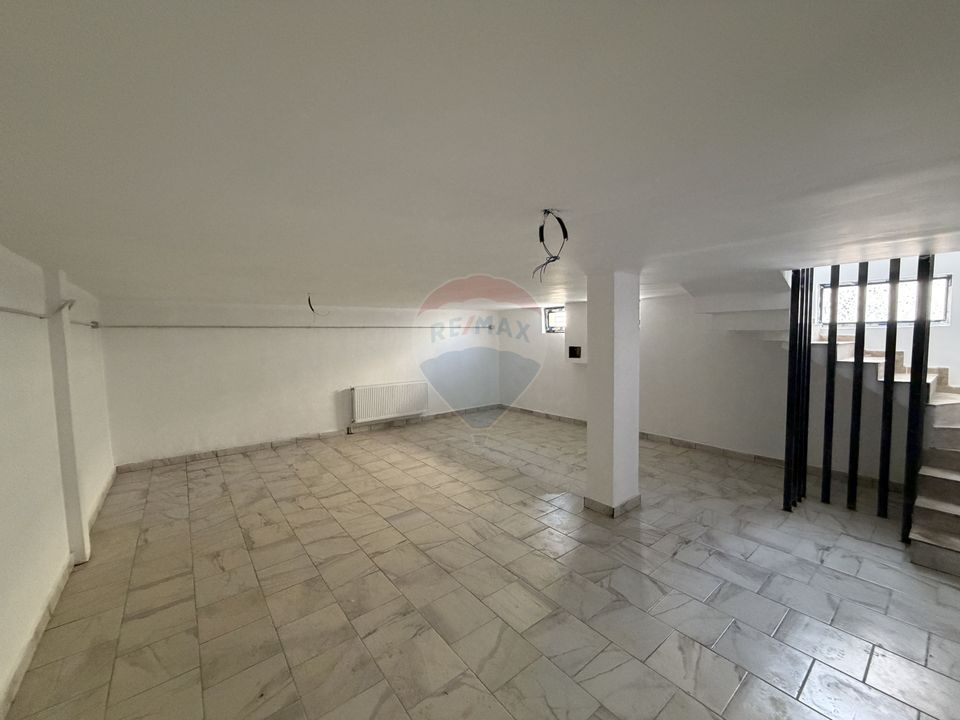 Casă / Vilă Golesti