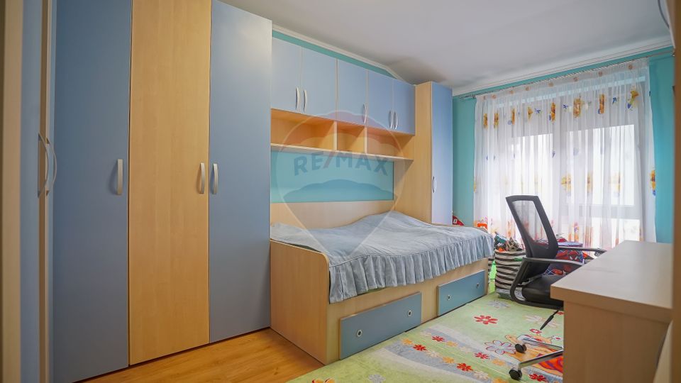 Apartament in vila, 3 camere, Nicolae Labis, Tractorul