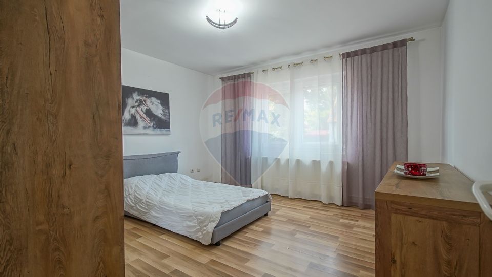8 room House / Villa for sale, Aurel Vlaicu area