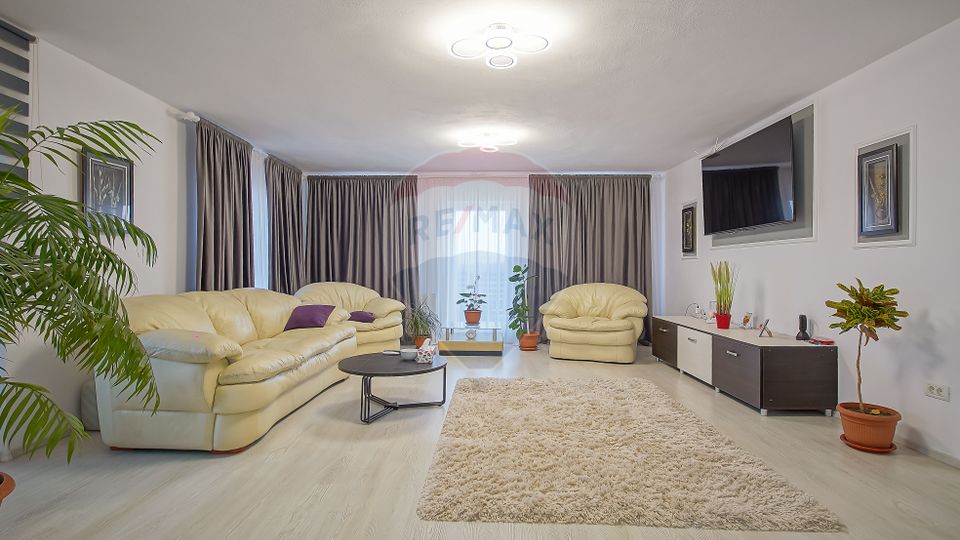 Comision zero, casa individuala + cabana A frame in Bod, la intrare