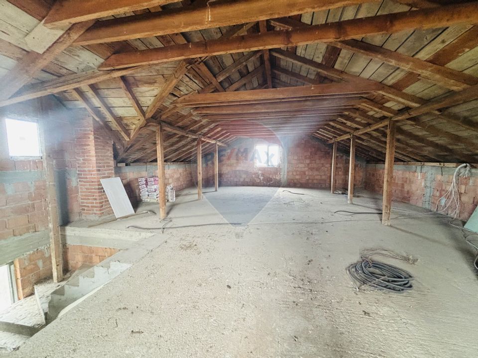 8 room House / Villa for sale