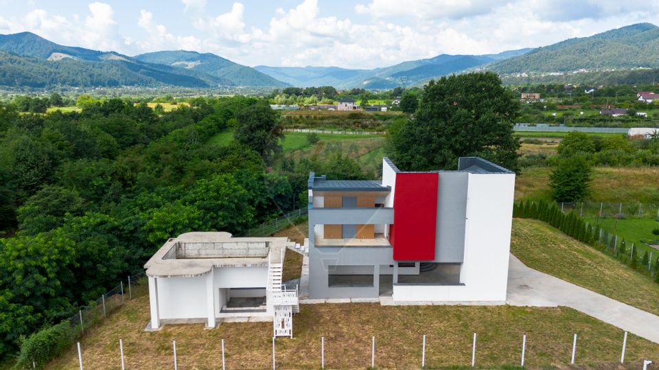 Vilă cu piscină de vanzare  – Bistrița